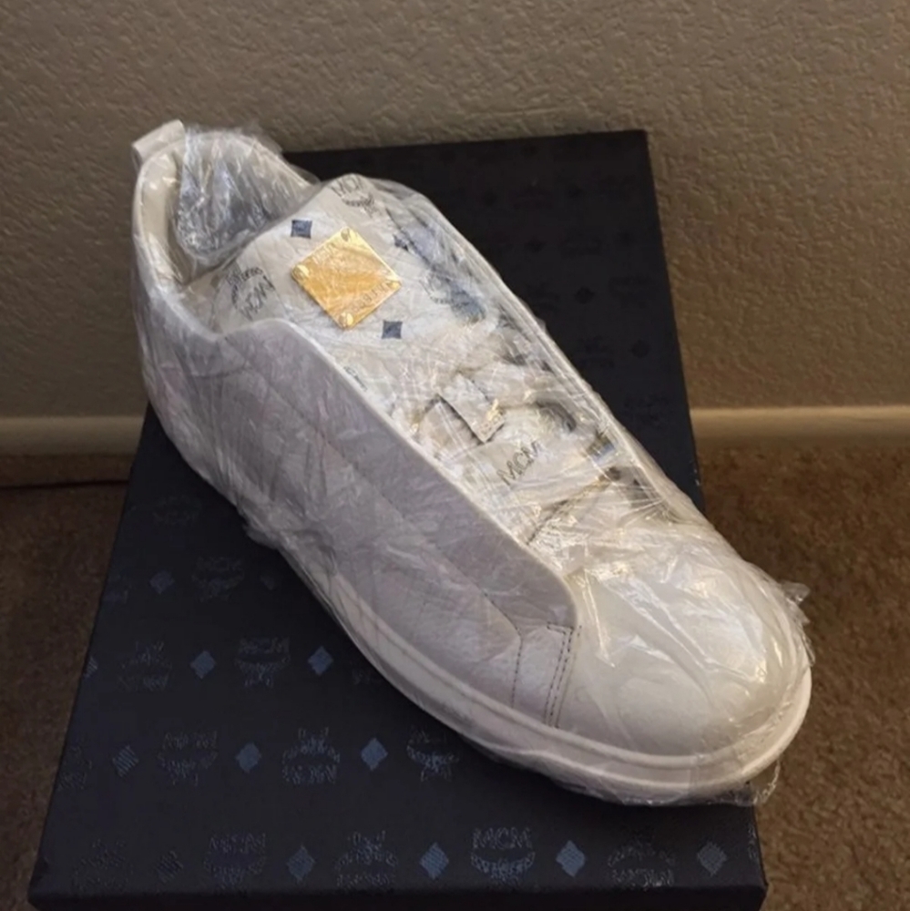 MCM Men's Grain Leather Low Sneaker Visetos Trim